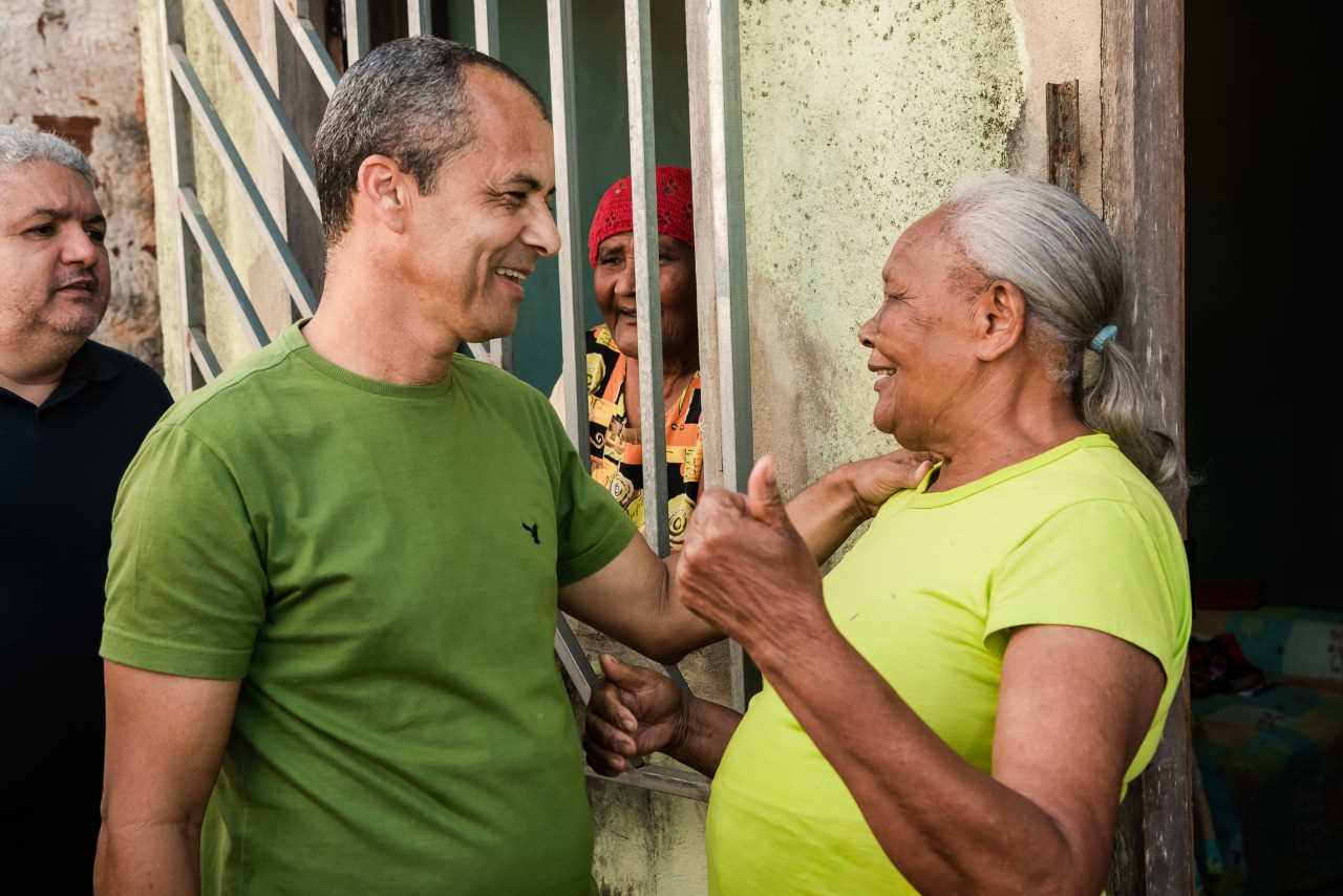 Camacã: Serviço de esgoto, asfalto e revitalização de praças foram entregues em Leoventura oficialmente